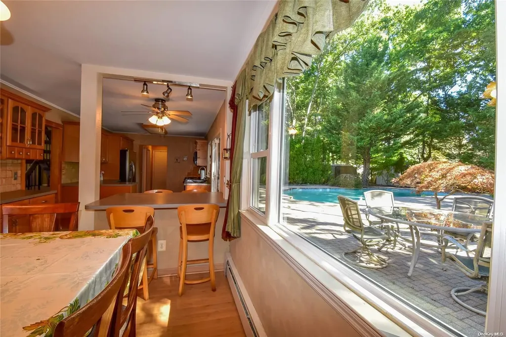 17 Yosemite Lane Coram NY 11727