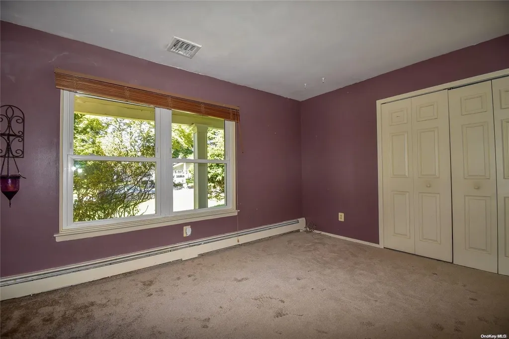 17 Yosemite Lane Coram NY 11727