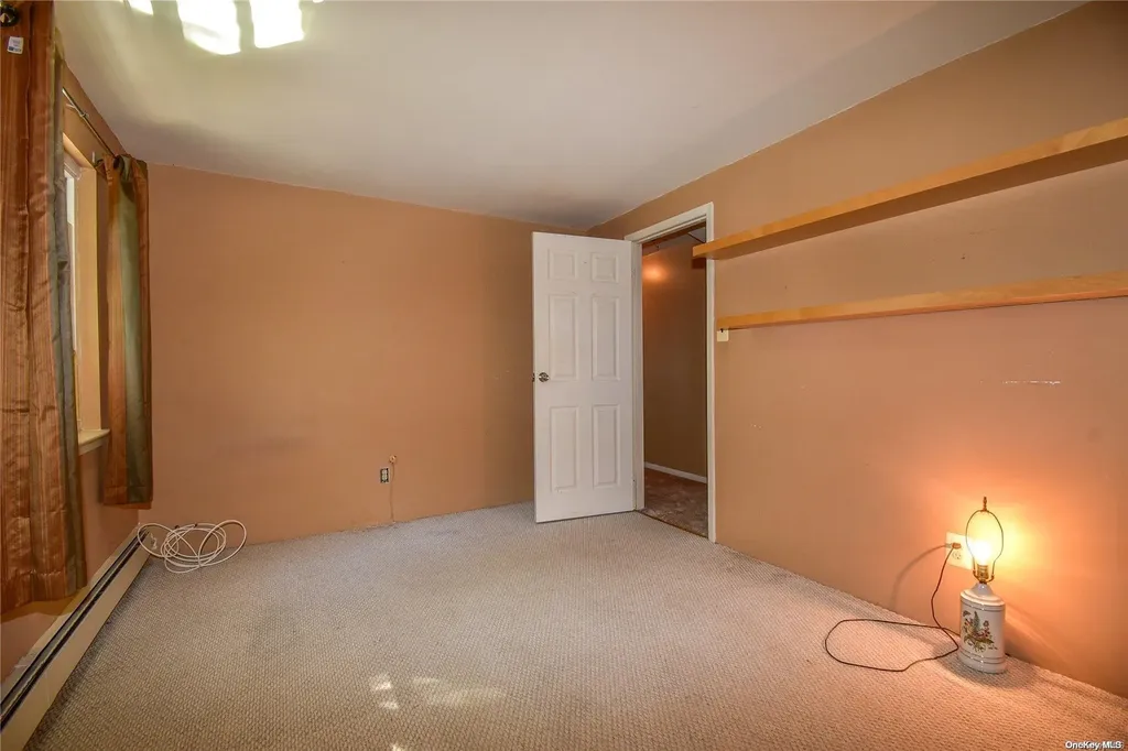 17 Yosemite Lane Coram NY 11727