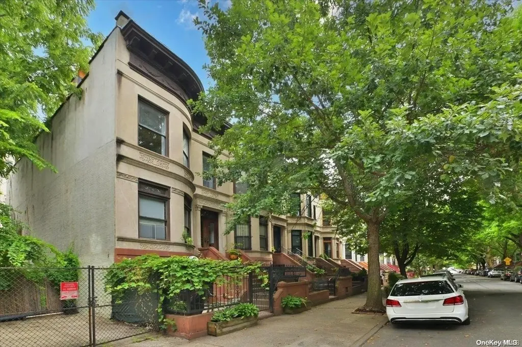 887 Lincoln Place Crown Heights NY 11213