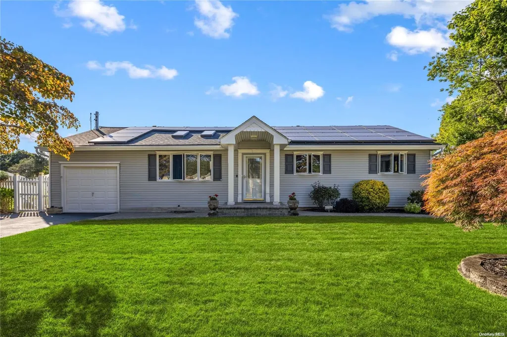 26 Lodge Place West Babylon NY 11704