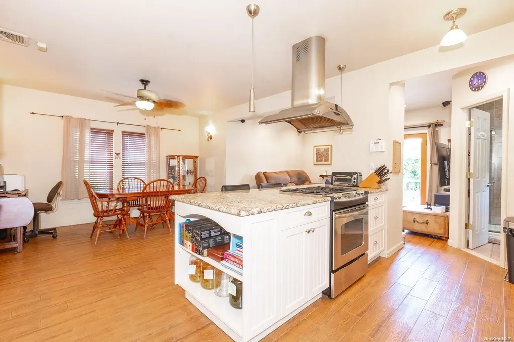 19 Evergreen Drive Lindenhurst NY 11757