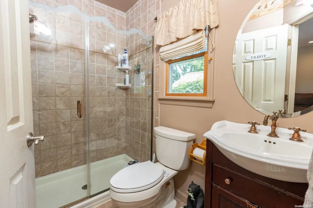 19 Evergreen Drive Lindenhurst NY 11757