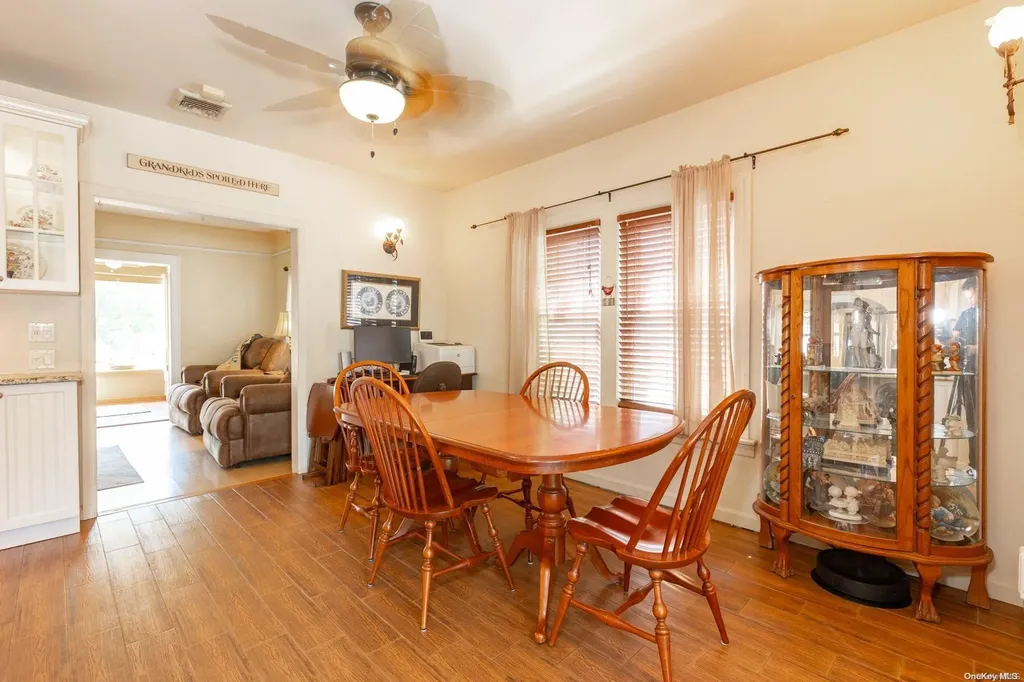 19 Evergreen Drive Lindenhurst NY 11757