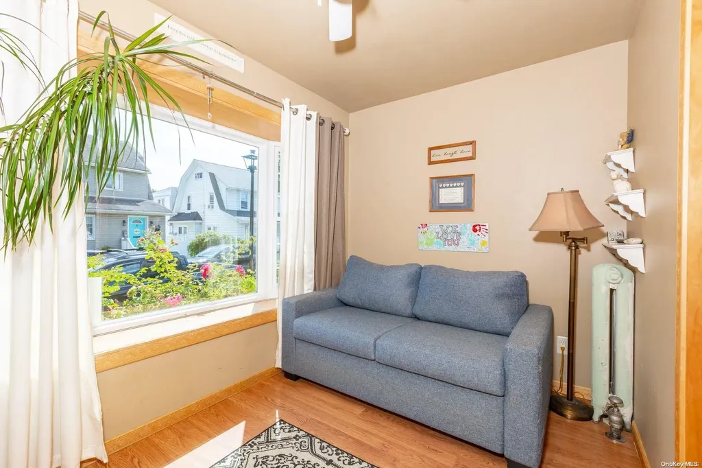 19 Evergreen Drive Lindenhurst NY 11757