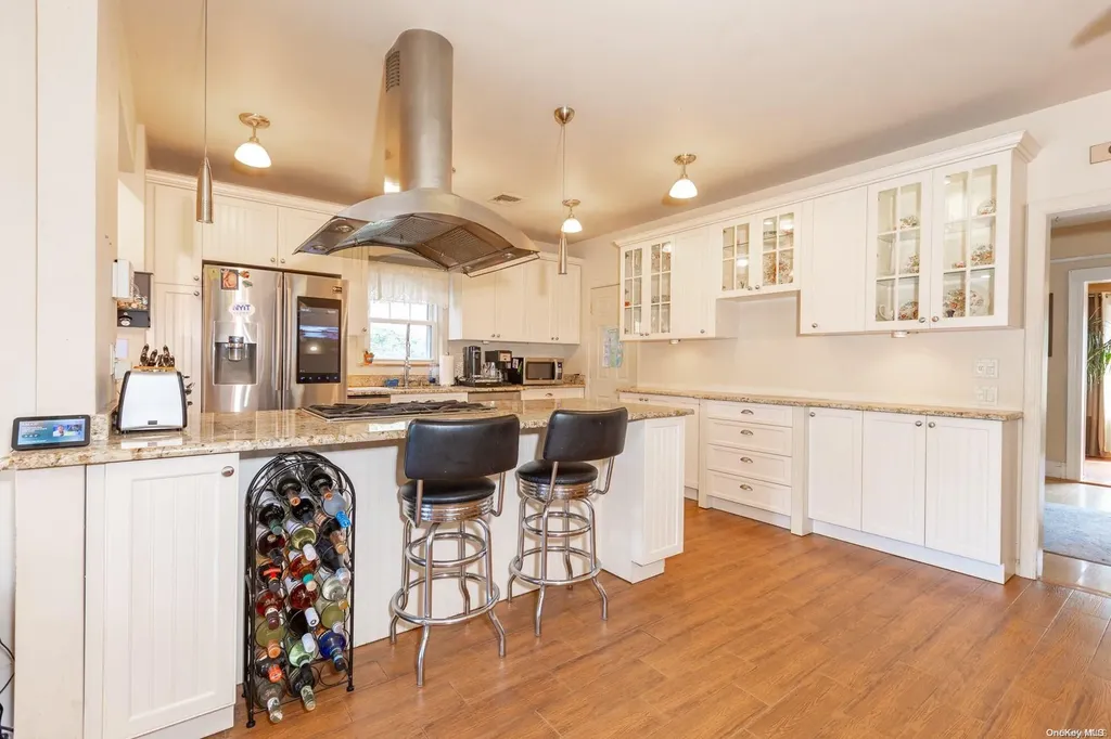 19 Evergreen Drive Lindenhurst NY 11757