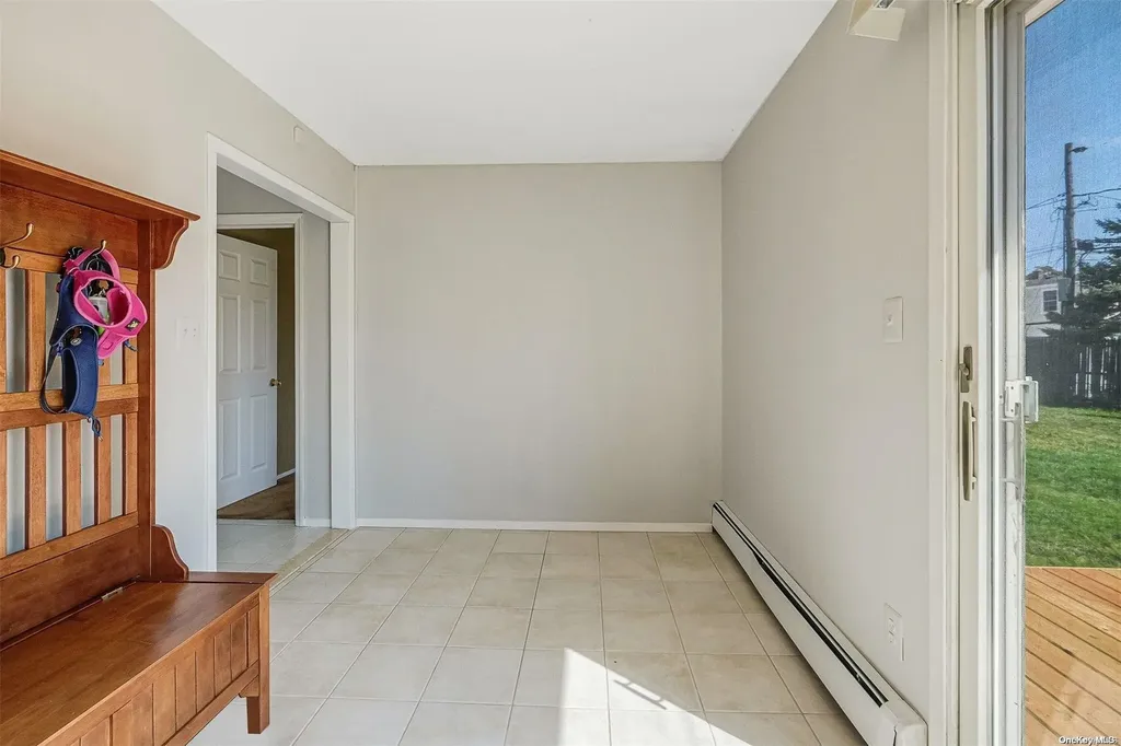 19 Ring Lane Levittown NY 11756