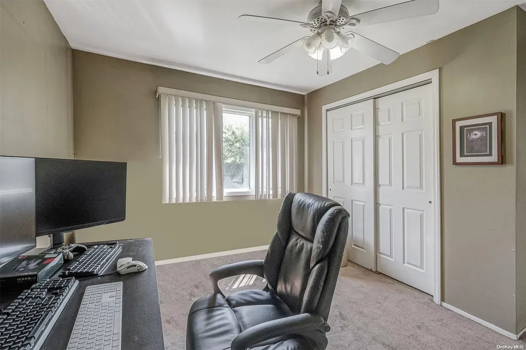 19 Ring Lane Levittown NY 11756