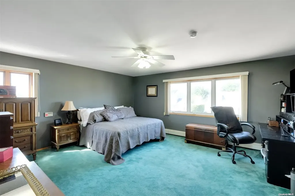 19 Ring Lane Levittown NY 11756