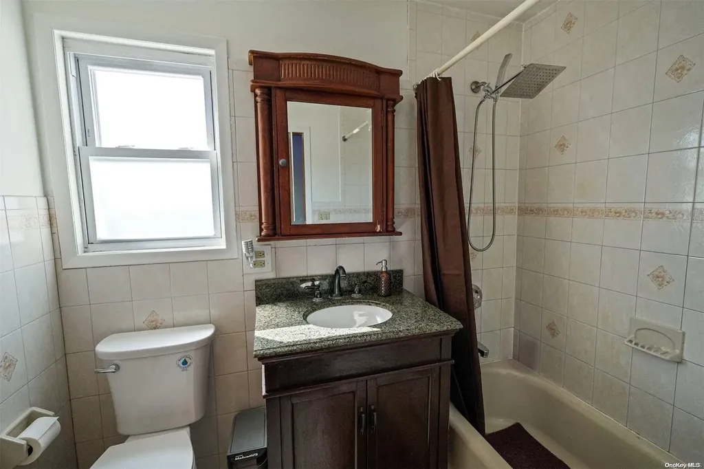 19 Ring Lane Levittown NY 11756