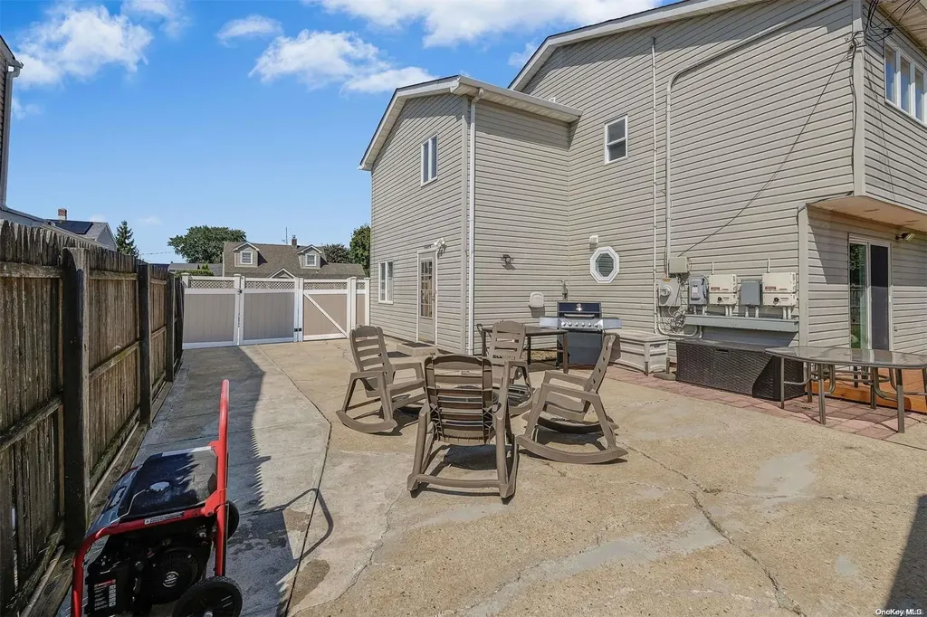 19 Ring Lane Levittown NY 11756