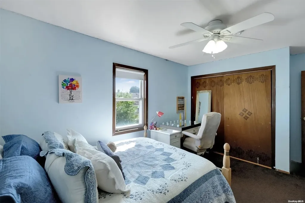 19 Ring Lane Levittown NY 11756