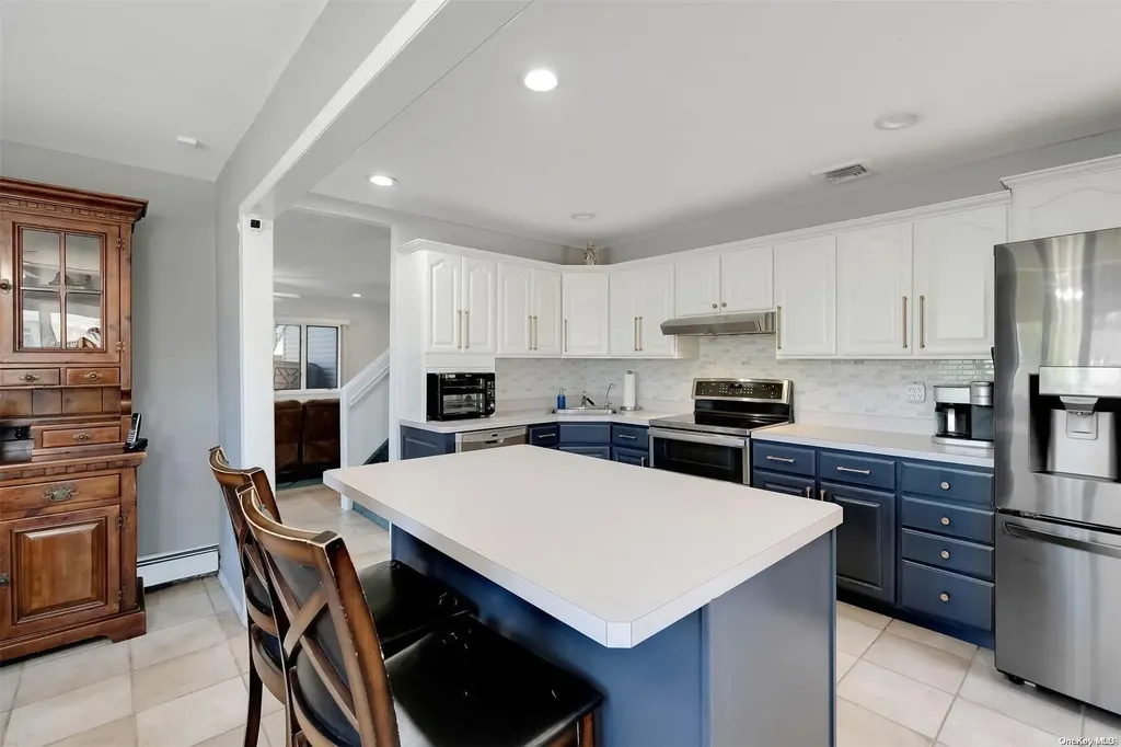 19 Ring Lane Levittown NY 11756