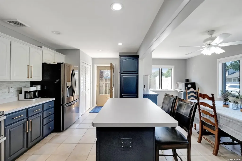 19 Ring Lane Levittown NY 11756
