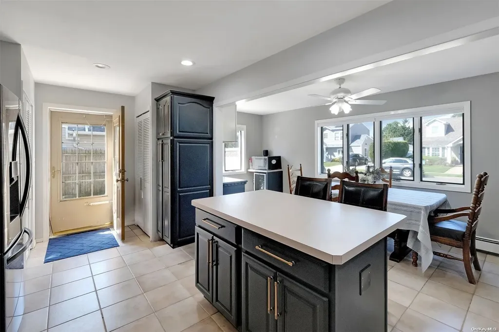 19 Ring Lane Levittown NY 11756