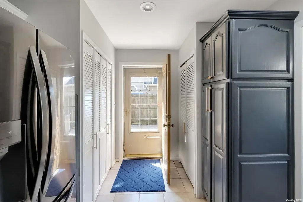 19 Ring Lane Levittown NY 11756