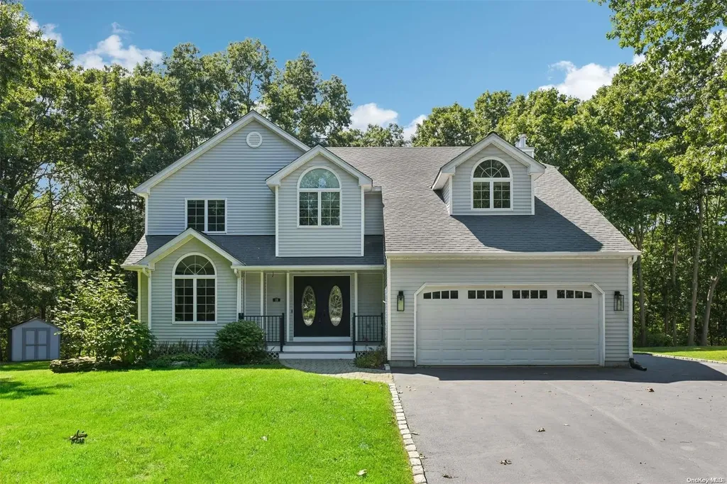 18 Cliff Drive Kings Park NY 11754