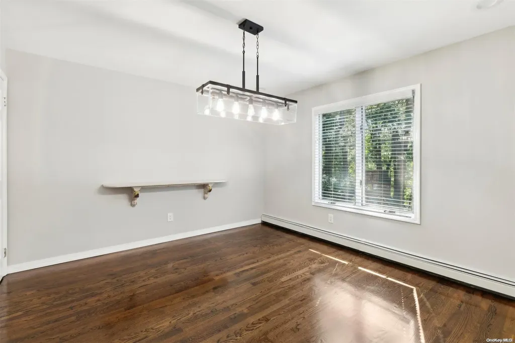 18 Cliff Drive Kings Park NY 11754