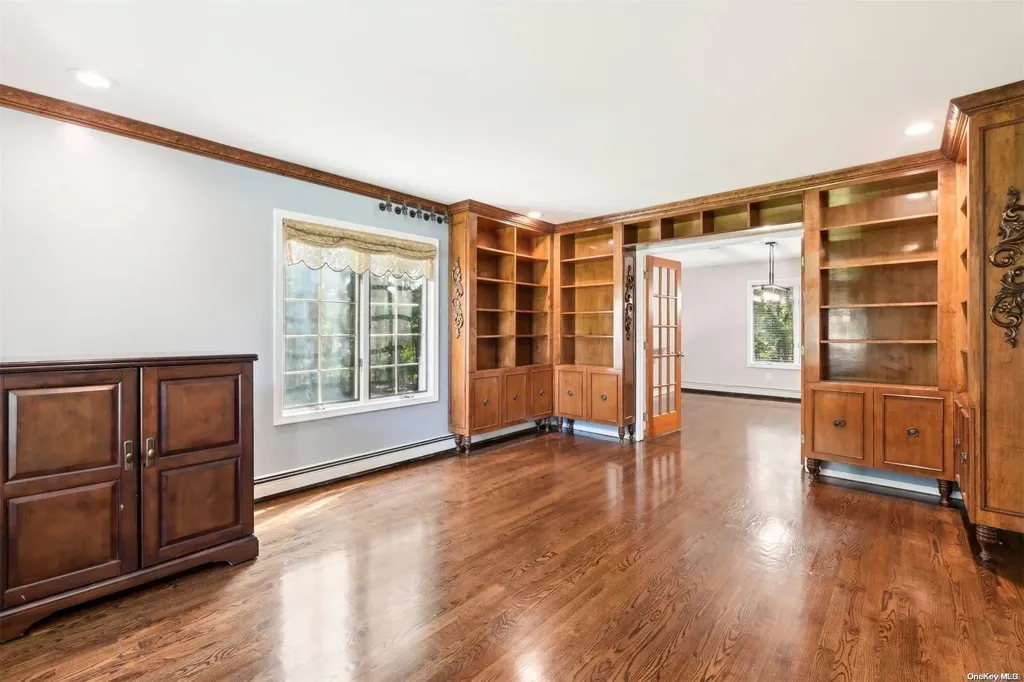 18 Cliff Drive Kings Park NY 11754