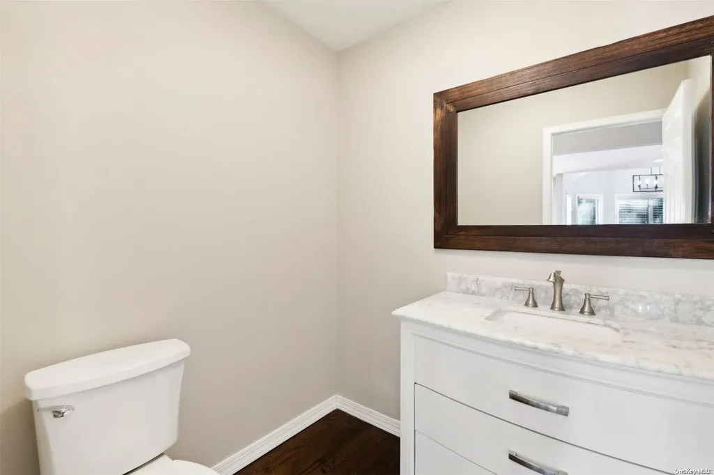 18 Cliff Drive Kings Park NY 11754