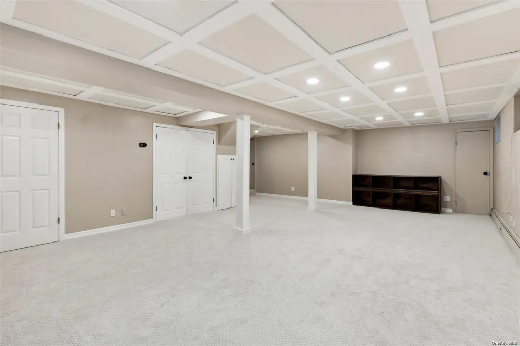 18 Cliff Drive Kings Park NY 11754
