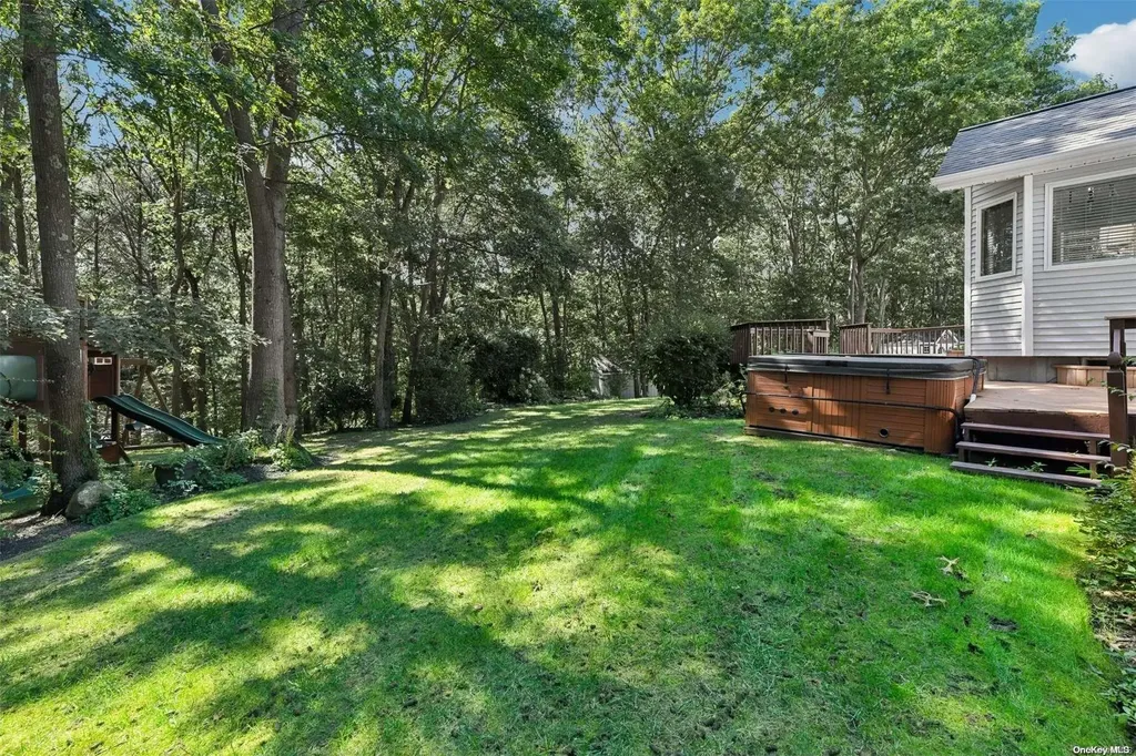 18 Cliff Drive Kings Park NY 11754