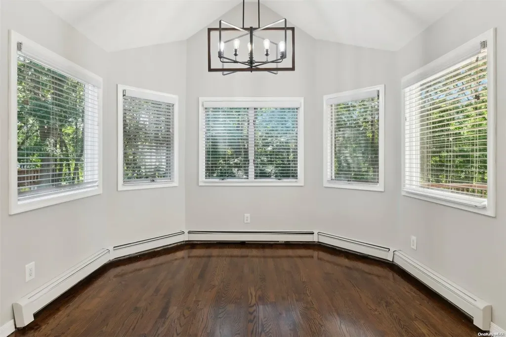 18 Cliff Drive Kings Park NY 11754