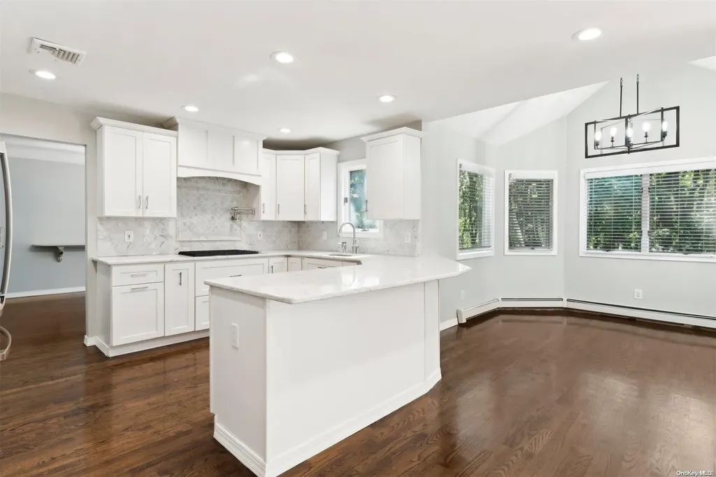18 Cliff Drive Kings Park NY 11754