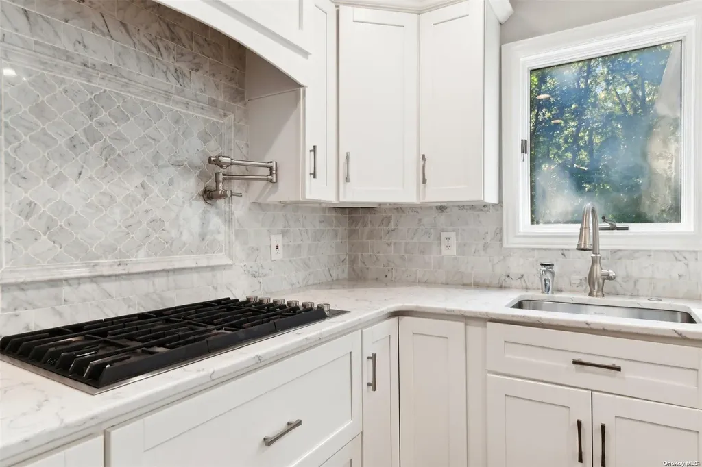 18 Cliff Drive Kings Park NY 11754