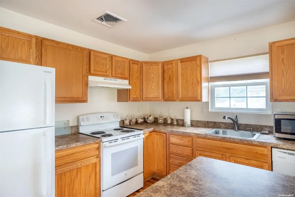 18 Gibbons Street Patchogue NY 11772