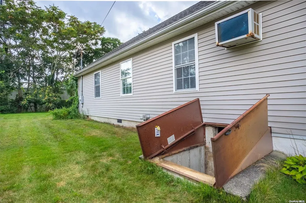 18 Gibbons Street Patchogue NY 11772