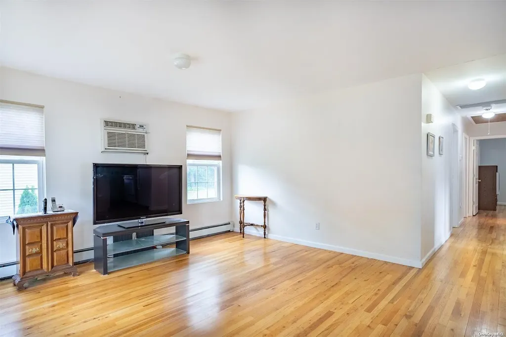 18 Gibbons Street Patchogue NY 11772