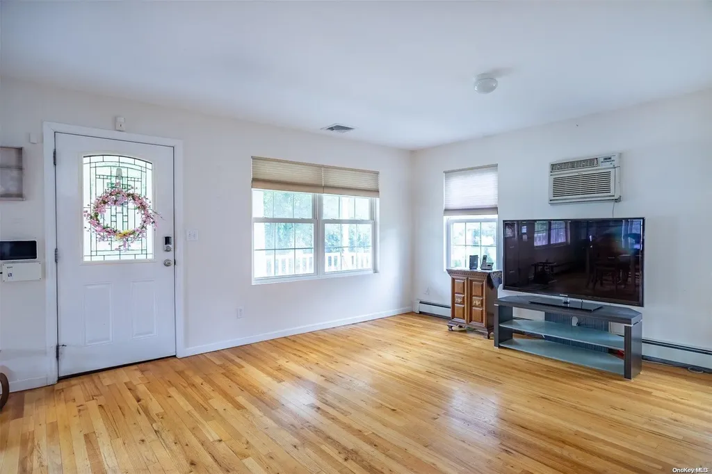 18 Gibbons Street Patchogue NY 11772