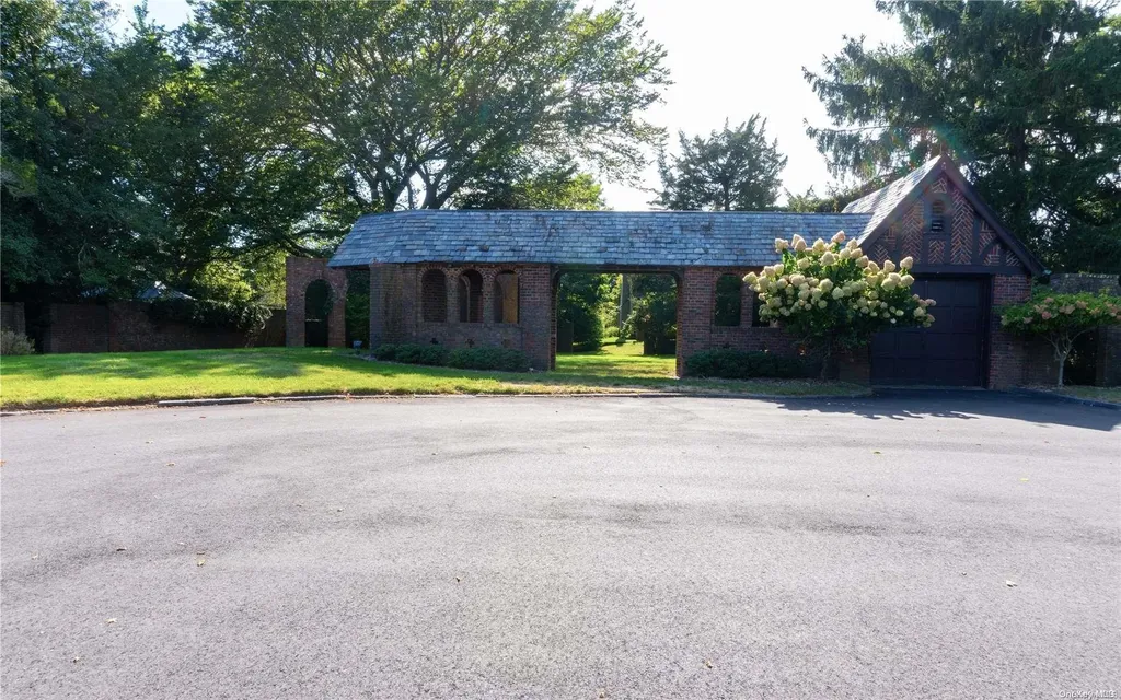 83 Harbour Lane Bay Shore NY 11706