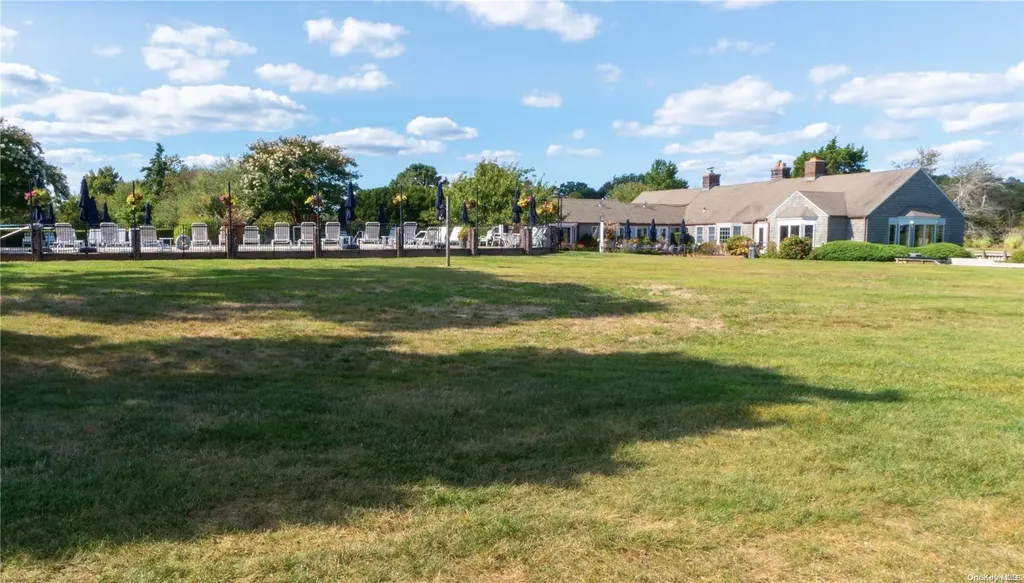 83 Harbour Lane Bay Shore NY 11706