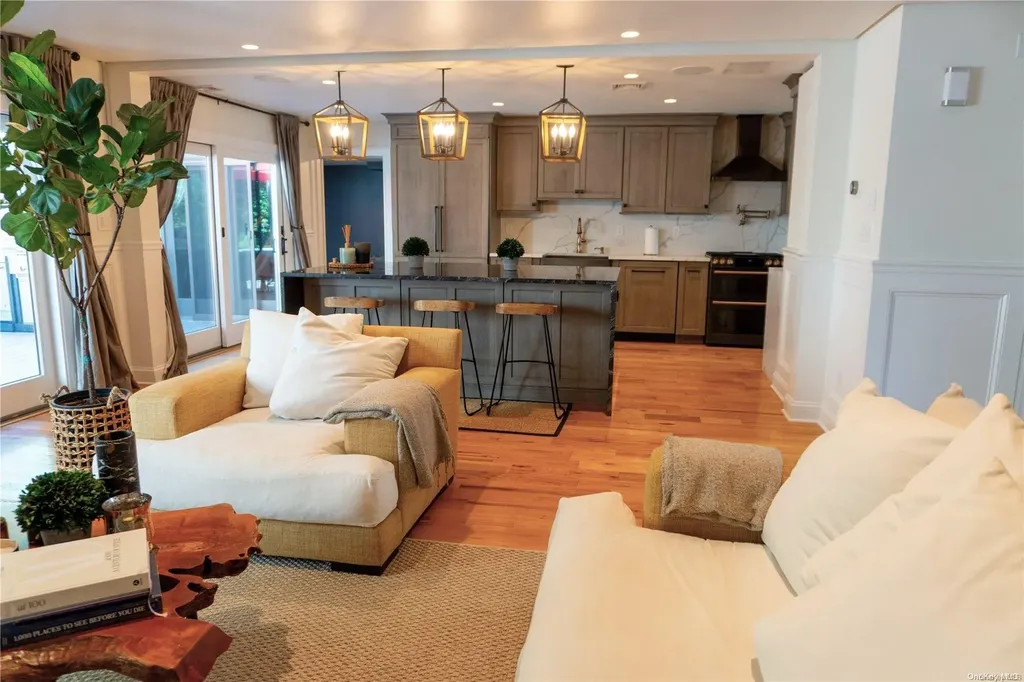 83 Harbour Lane Bay Shore NY 11706