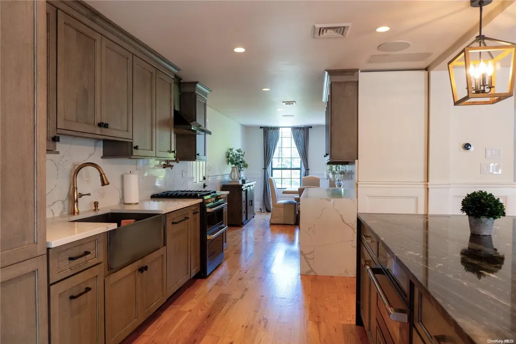 83 Harbour Lane Bay Shore NY 11706