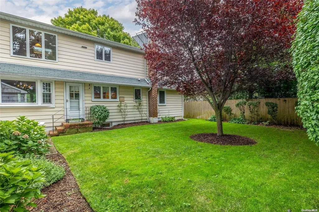1054 Mcdonald Avenue Wantagh NY 11793