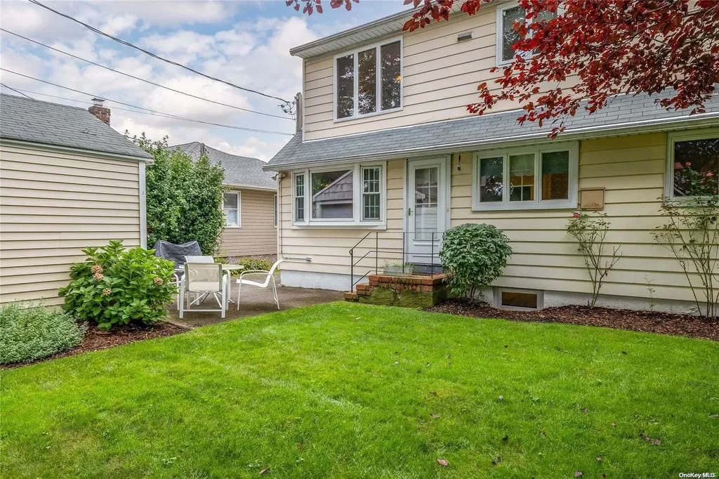 1054 Mcdonald Avenue Wantagh NY 11793
