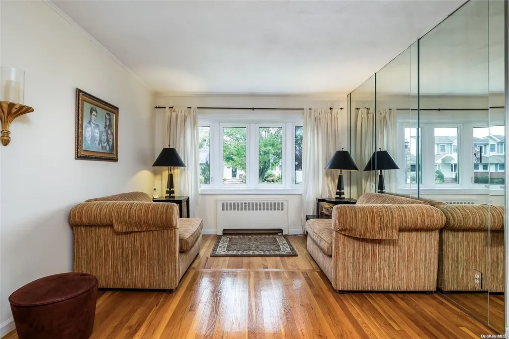 1054 Mcdonald Avenue Wantagh NY 11793