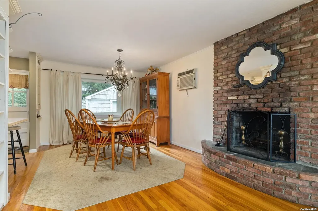 1054 Mcdonald Avenue Wantagh NY 11793