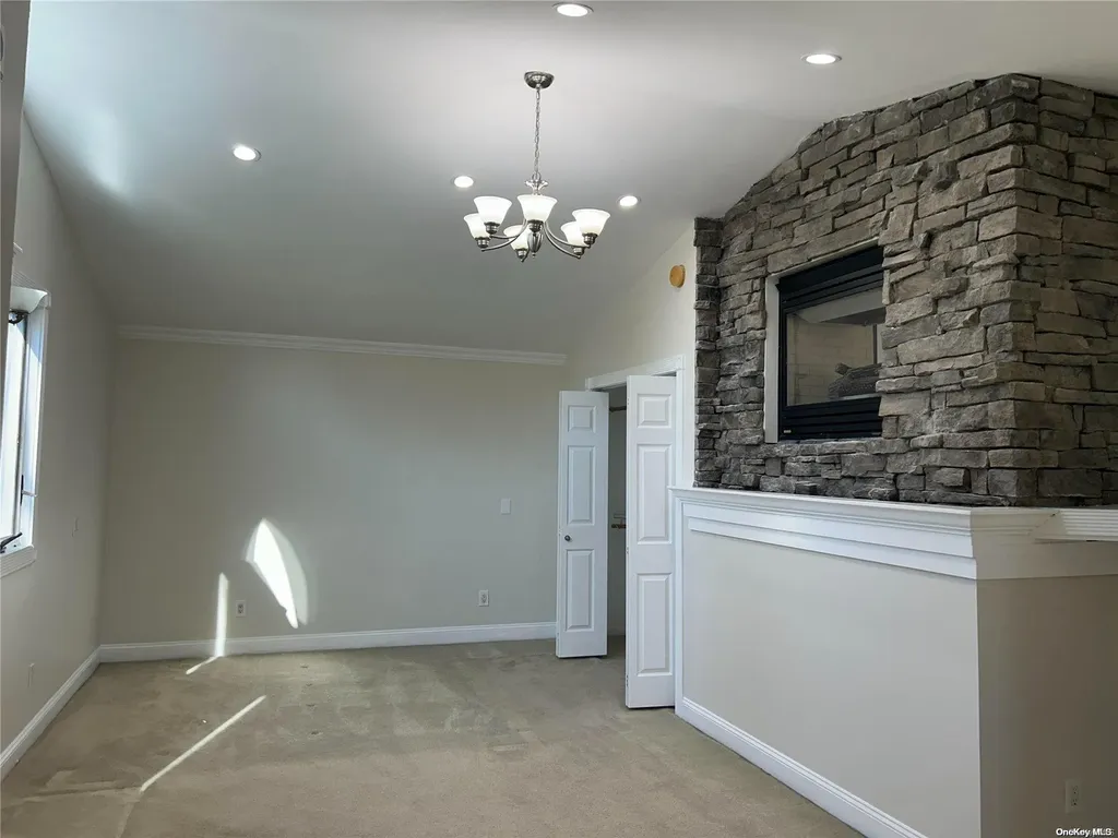 33 Hayrick Lane Commack NY 11725