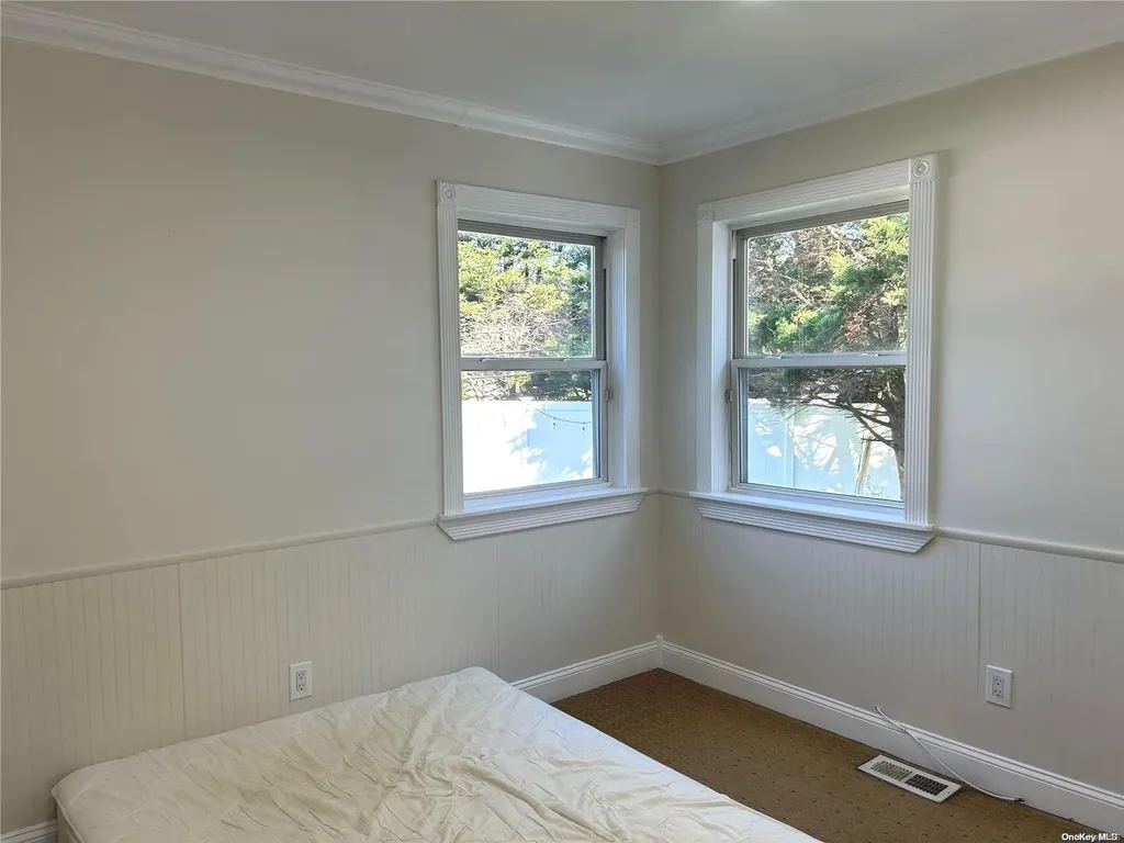 33 Hayrick Lane Commack NY 11725