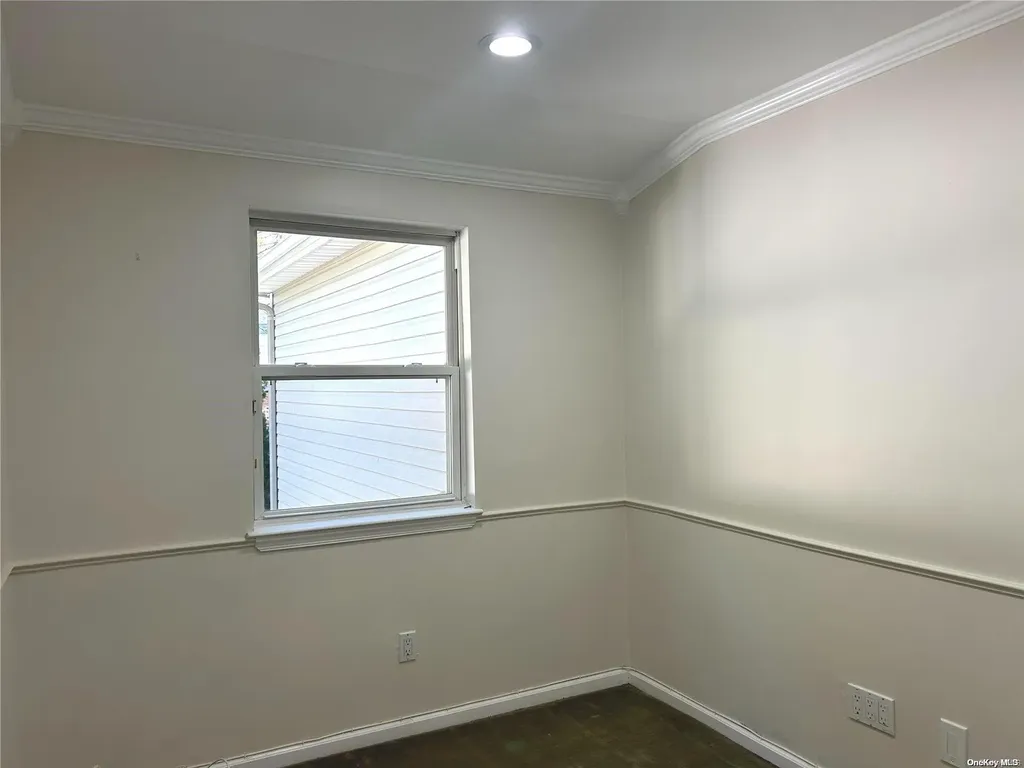 33 Hayrick Lane Commack NY 11725
