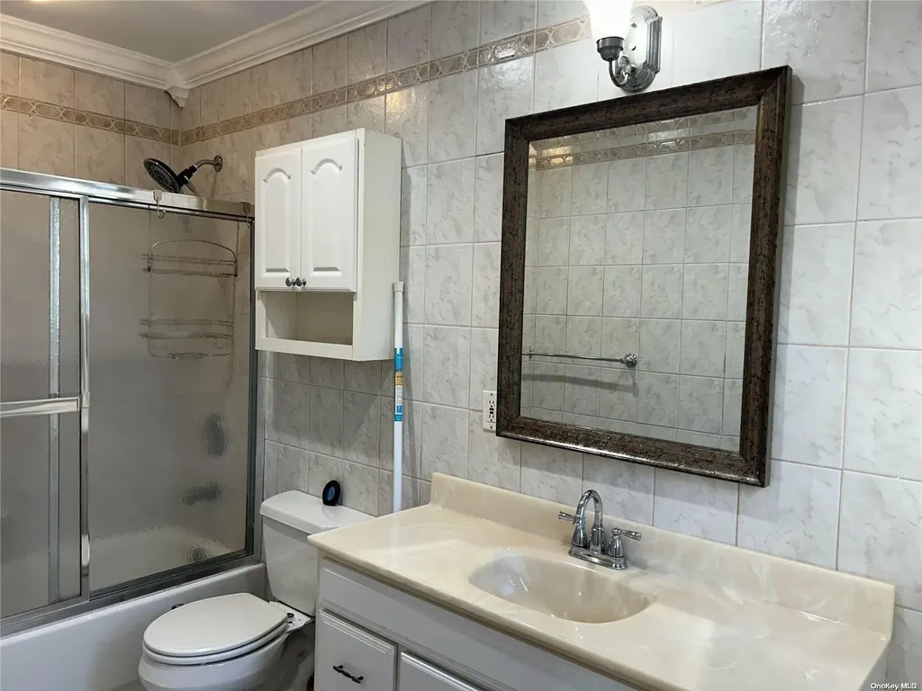 33 Hayrick Lane Commack NY 11725