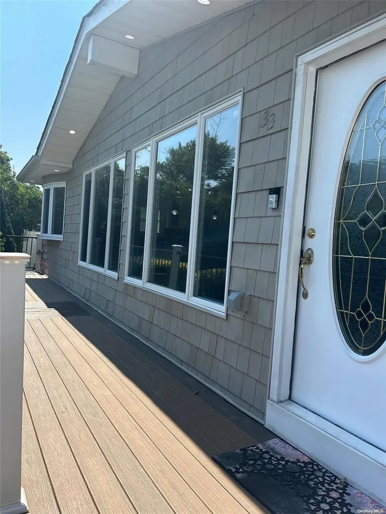 33 Hayrick Lane Commack NY 11725