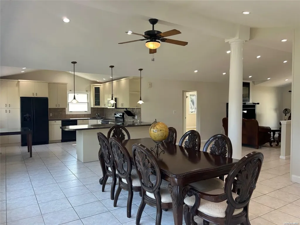 33 Hayrick Lane Commack NY 11725
