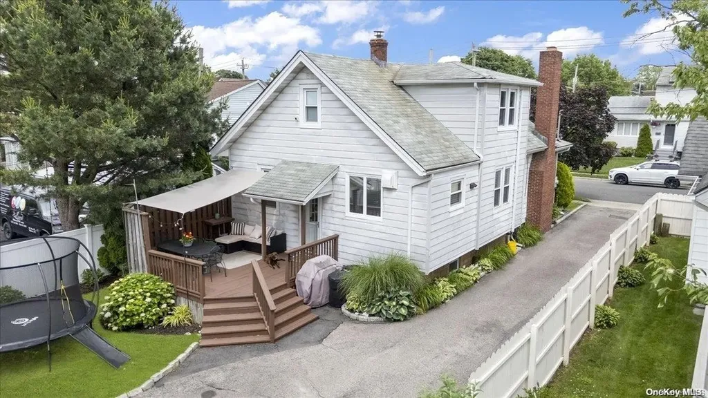 2646 W End Avenue Baldwin NY 11510