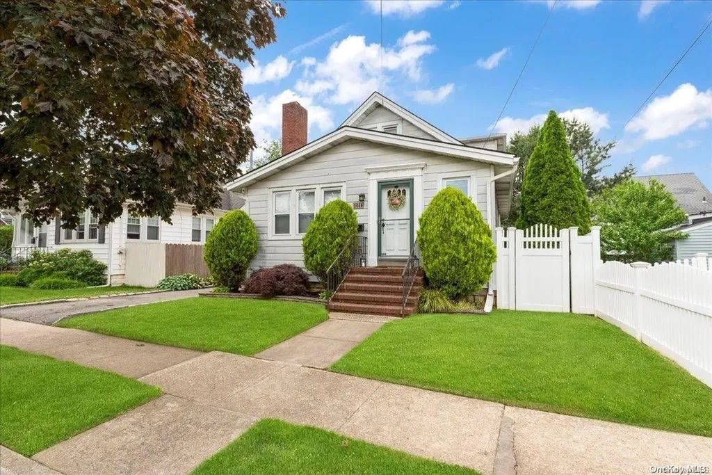 2646 W End Avenue Baldwin NY 11510