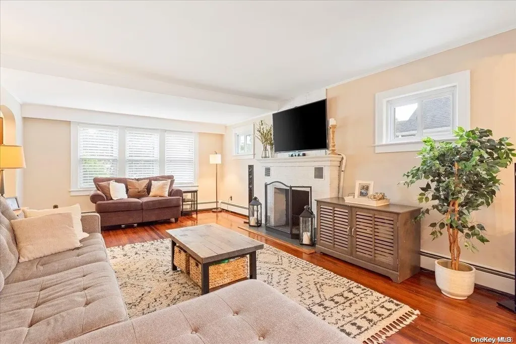 2646 W End Avenue Baldwin NY 11510
